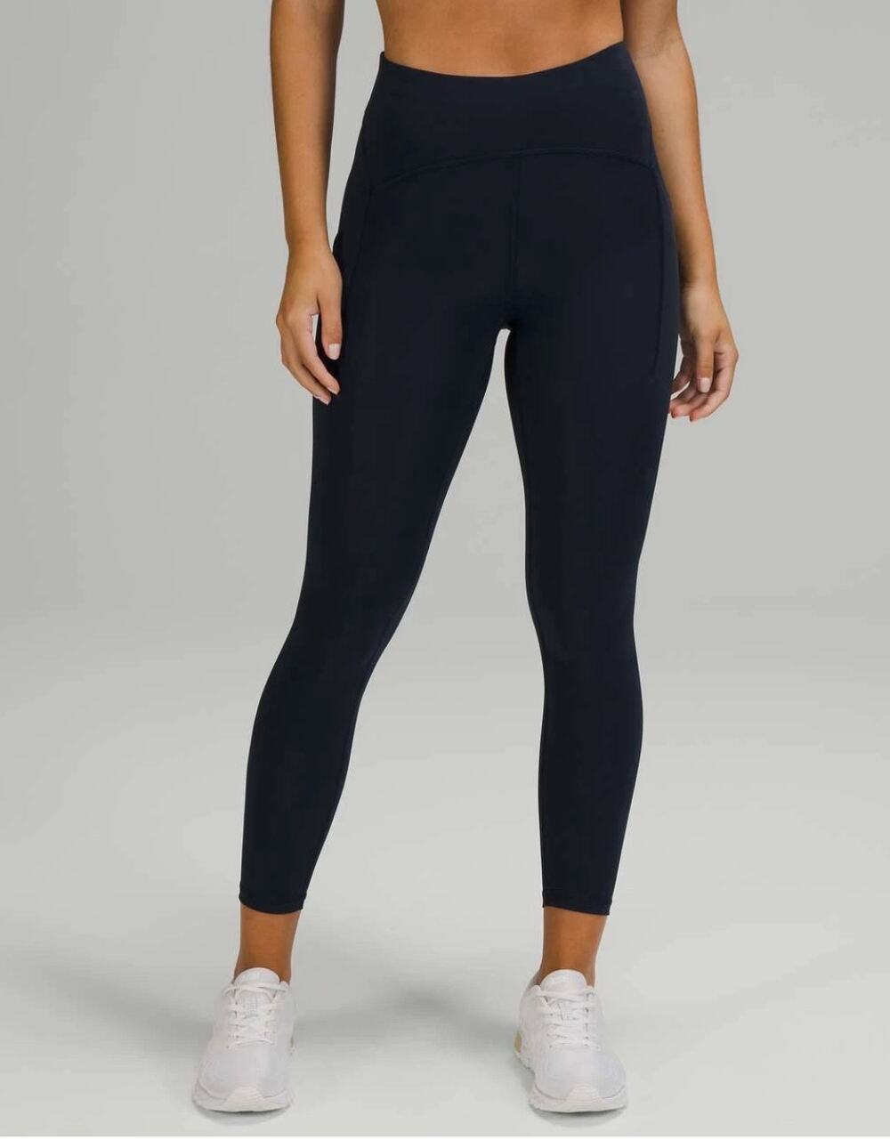 Lululemon Power Thru High Rise Tight 25" in True Navy Size 6